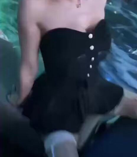 周末了，约个妹子出来玩？👉