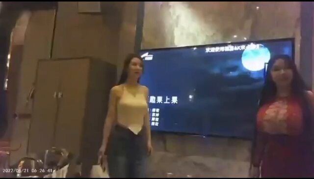 当你压力大时 不妨看看左边这位