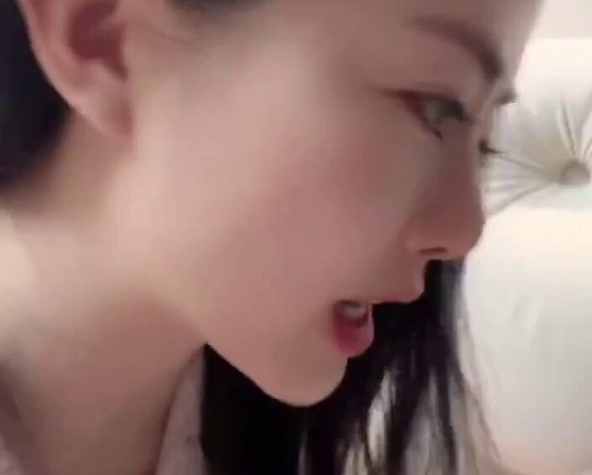 抖音女神真漂亮！奶子不仅大，还柔软啊…… 每日抖音直播主播闪现走光露点！
