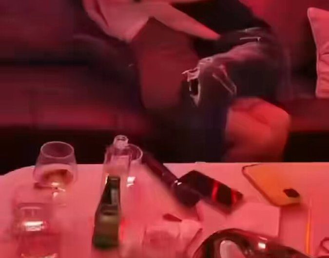 🈺营业中👍 项目图片中介绍无任何隐形消费❗️ 全日照最好玩最放的开的商务KTV 将最好的服务热情带到日照 -—商务接待 商务K歌—- ᵀᴴᴱ ᴮᴱˢᵀ ᴵˢ…