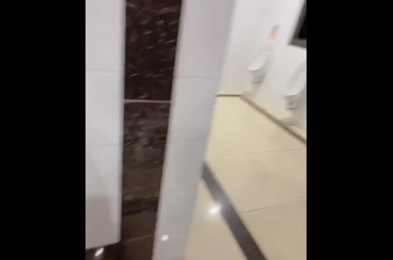 男厕口爆 随时可能来人，刺激 更多露出资源已更电报群Telegram 【进群点我置顶推文链接】