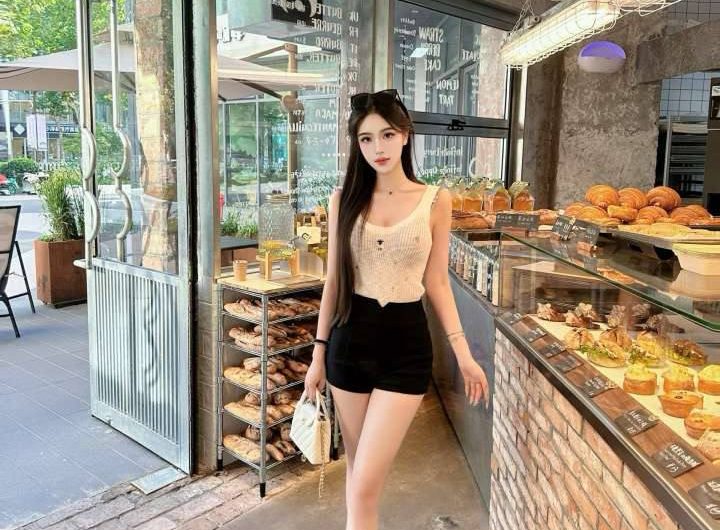 喜宝🐻E 瑜伽老师 身高180cm 体重65KG 真🐻 纯天然 🌸身材紧致蜜桃臀，全身无赘肉🌸 🌸可69🐍，丝袜，情趣🌸 🌸谈吐优雅性感温柔，好评不事🌸