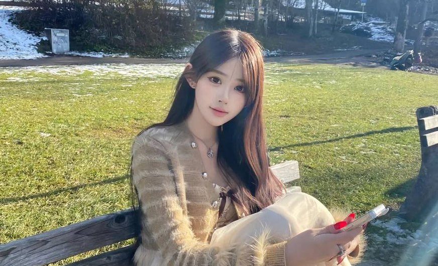 5️⃣⬆️ 170-C P11 乔乔 浙大毕业高材生UCL留学经历《MISS MINA》杂志封面模特 170C浙江嗲妹浙江大学毕业平面模特 洋气漫画美少女…