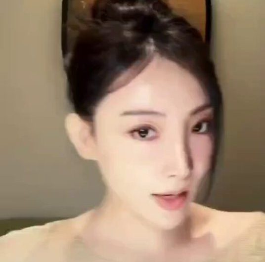 马卉直播漏头，不仔细观看还看不清