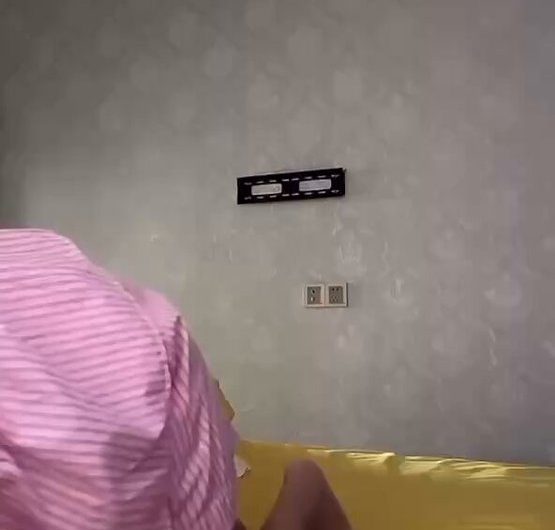 我要倒挂金钩！我的巨乳双峰是不是很大呢？🤝👀👁️ 回复：大 每日抖音直播主播闪现走光露点！