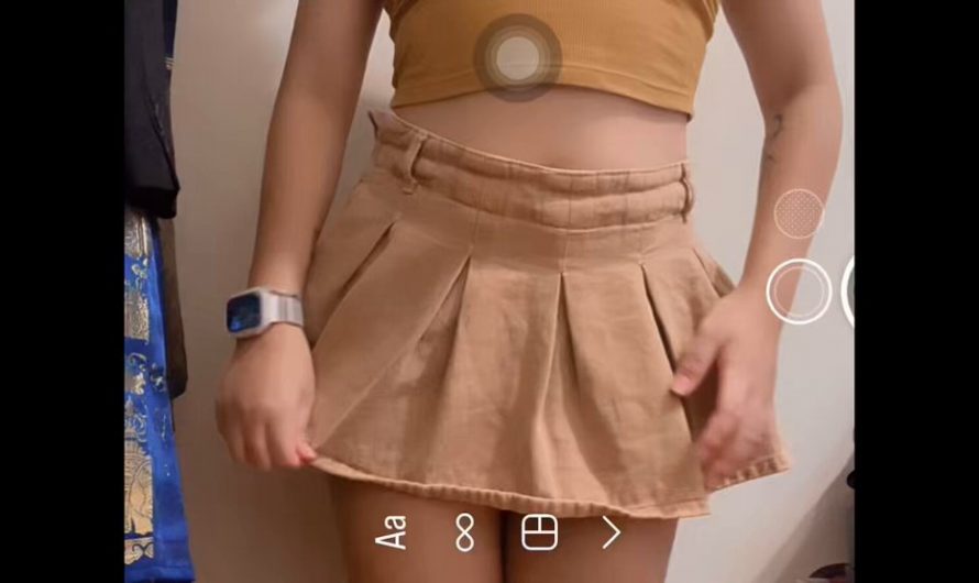 我最近很喜歡的裙子！但我媽一直說太短 我也沒辦法ㄚ 他就很澎咩…. 而且他裡面已經有褲子了（雖然還是會露一點屁股（還是會走光