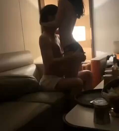 这身材 奶子绝对香香的很好吃😋 wataa