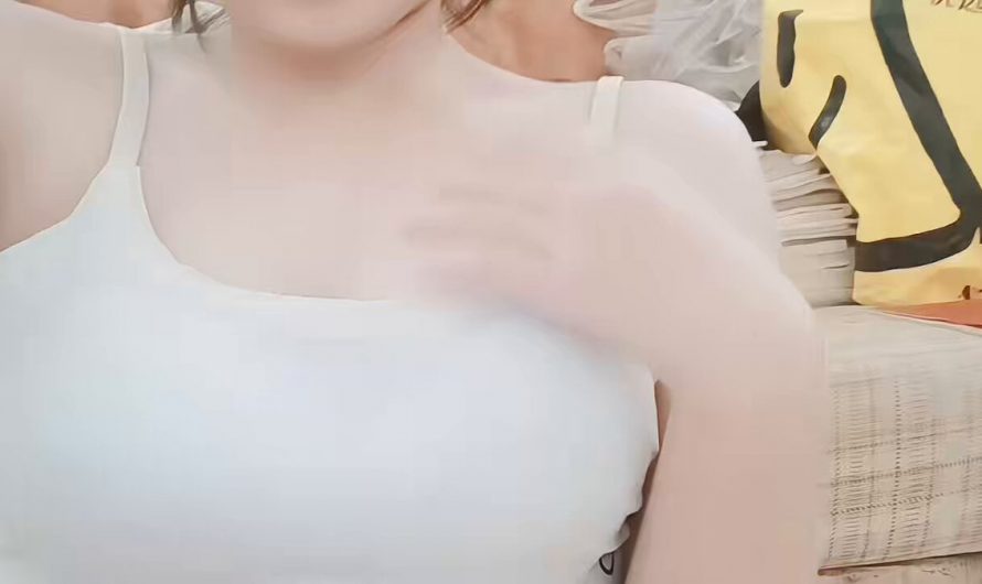 07女高（第四期）听主人的话，家人在客厅看电视，小狗躲在房子里自慰 投稿✉️