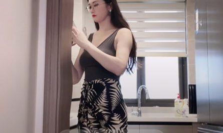 #抖音 #y.y桃 #小桃老师 抖音【y.y桃 小桃老师】丝袜制服长腿欲姐掰穴自慰裸秀