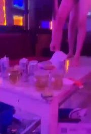 #抖音 #小小莫 抖音【小小莫】邻家妹妹会议漏奶洗澡啪啪福利