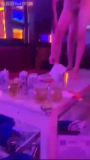 抖音【小小莫】邻家妹妹会议漏奶洗澡啪啪福利