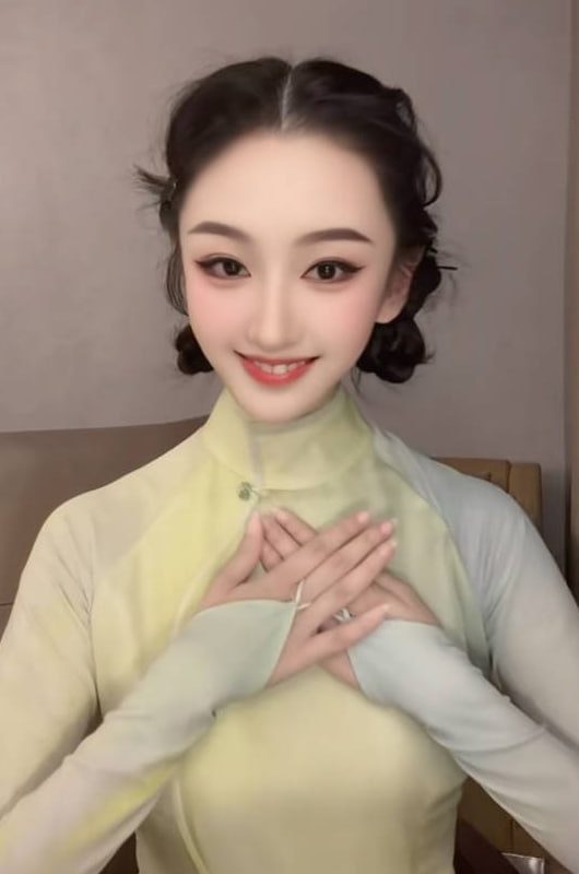 #抖音 #黄梅戏楼若菡 抖音【黄梅戏楼若菡】反差气质美女跟大哥约啪私拍吃鸡啪啪