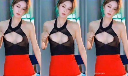 #胡椒 网易cc【胡椒】极品美女 露脸 情趣 抖臀 露逼 裸舞